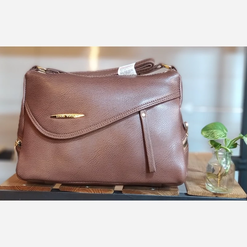 کیف زنانه مجلسی و کاربردی.