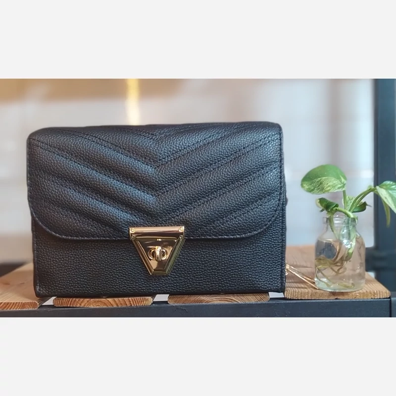 کیف زنانه پاسپورتی .