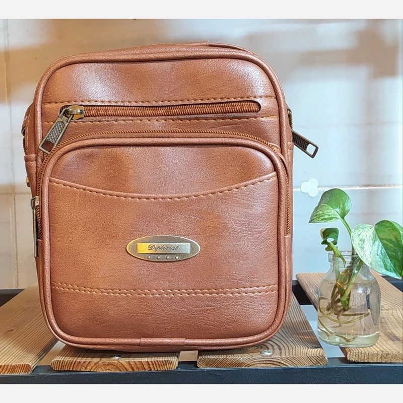 کیف دوشی مردانه چرم صنعتی ..