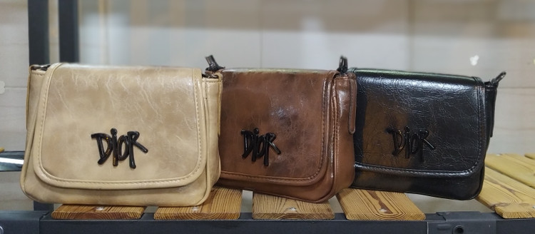 کیف پاسپورتی زنانه مدل DIOR کد 236